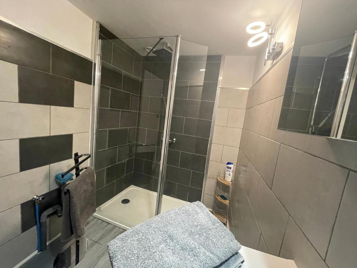 Appartement Entier Moissac Centre 30 M2 Calme Avec Cour Interieure Pour Velos A 50M Du Marche De Moissac Ngoại thất bức ảnh