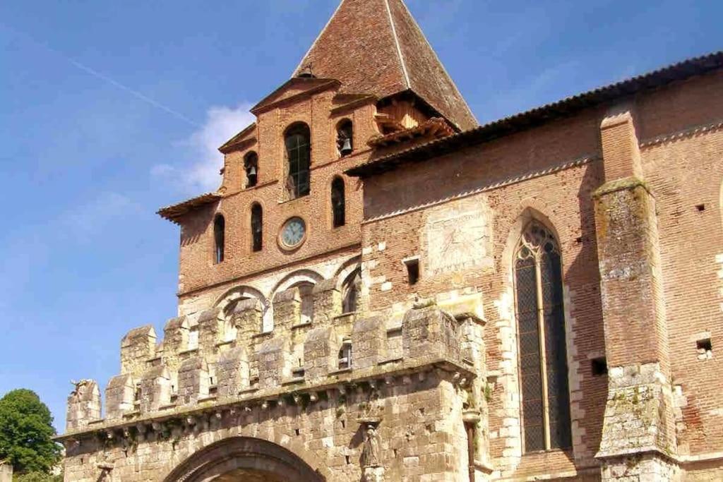 Appartement Entier Moissac Centre 30 M2 Calme Avec Cour Interieure Pour Velos A 50M Du Marche De Moissac Ngoại thất bức ảnh